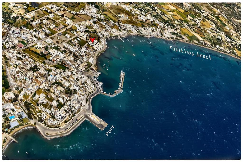 Georgios Milos Adamantas  Exteriör bild