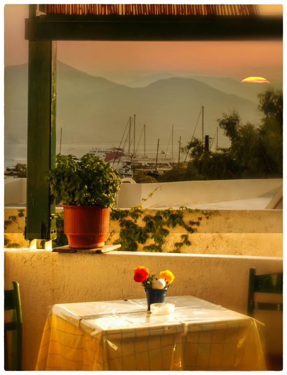 Georgios Milos Adamantas  Rum bild
